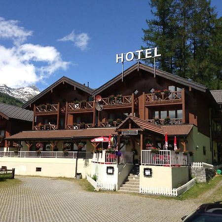 Hotel Alpenhof Oberwald Exterior foto